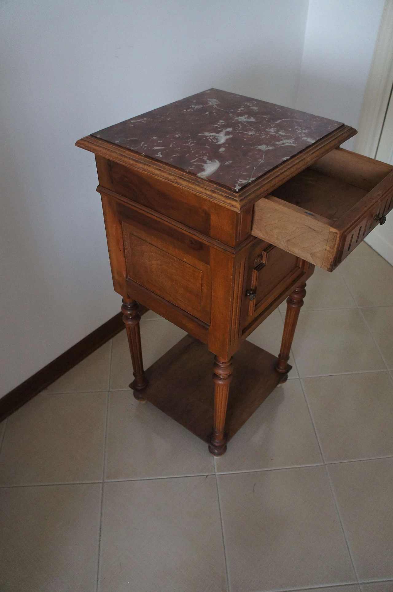 Comodino Napoleone III in legno con piano in marmo, fine '800 9