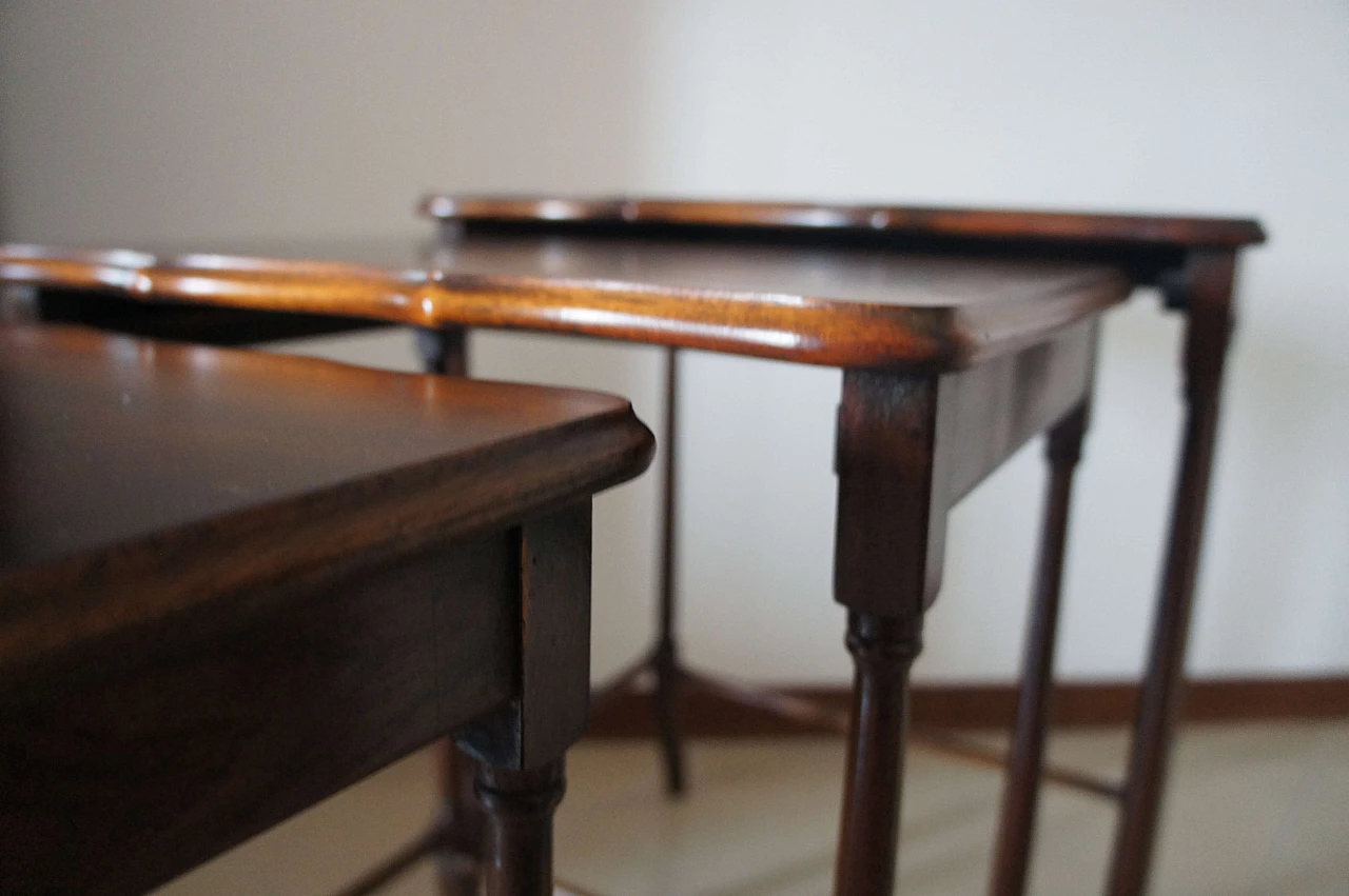 3 Tavolini ad incastro in mogano, anni '40 6