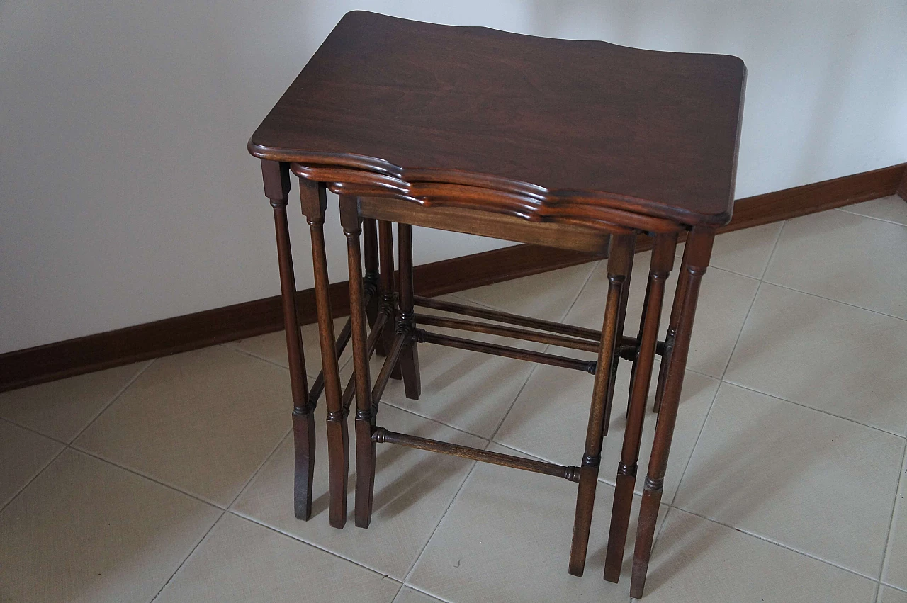 3 Tavolini ad incastro in mogano, anni '40 7