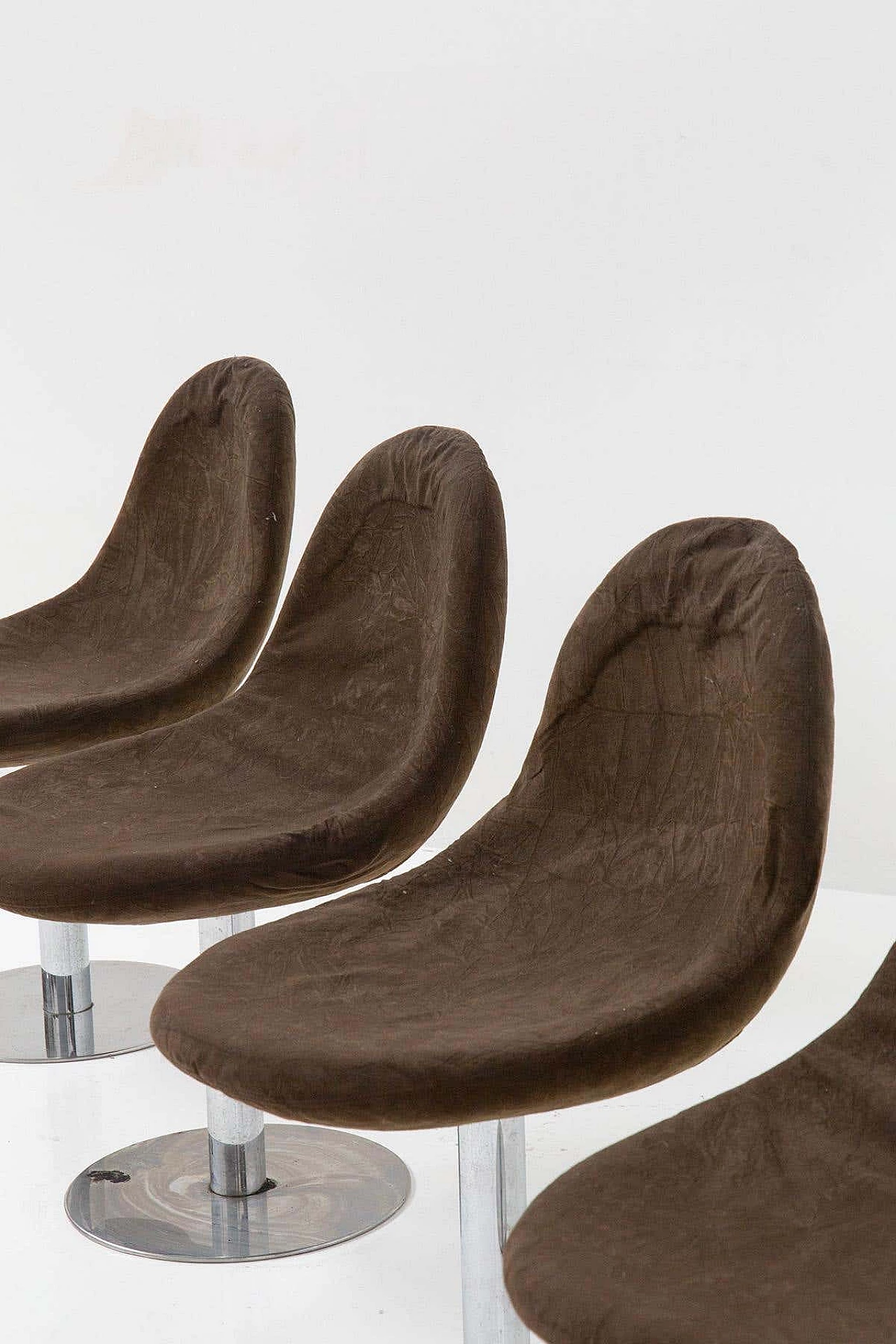 4 Space Age chairs in metal and velvet, 1970s 3