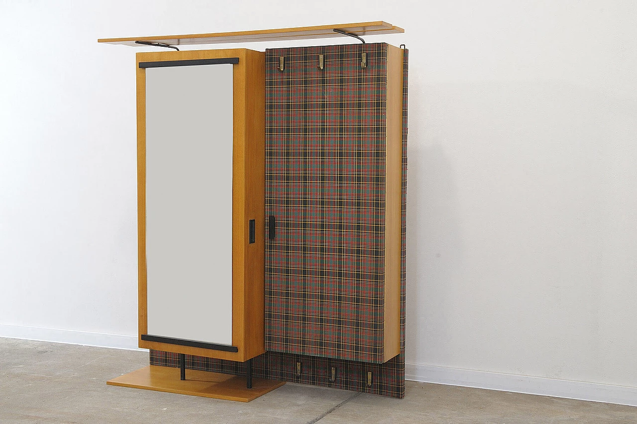 Appendiabiti da ingresso con scarpiera di AGP Holz, anni '60 7