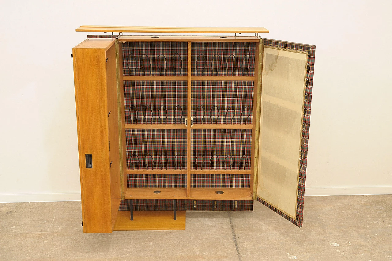 Appendiabiti da ingresso con scarpiera di AGP Holz, anni '60 10