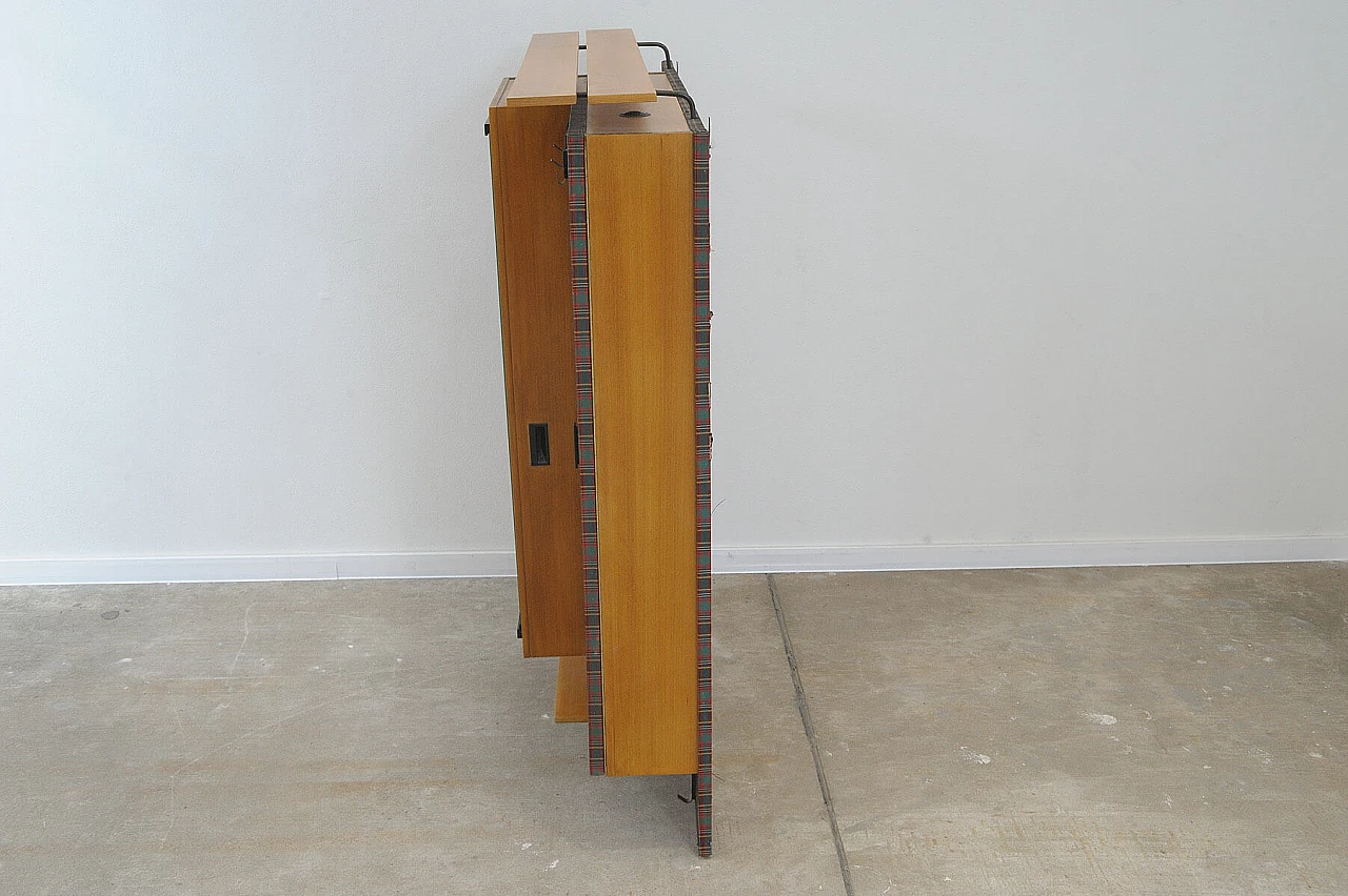 Appendiabiti da ingresso con scarpiera di AGP Holz, anni '60 20