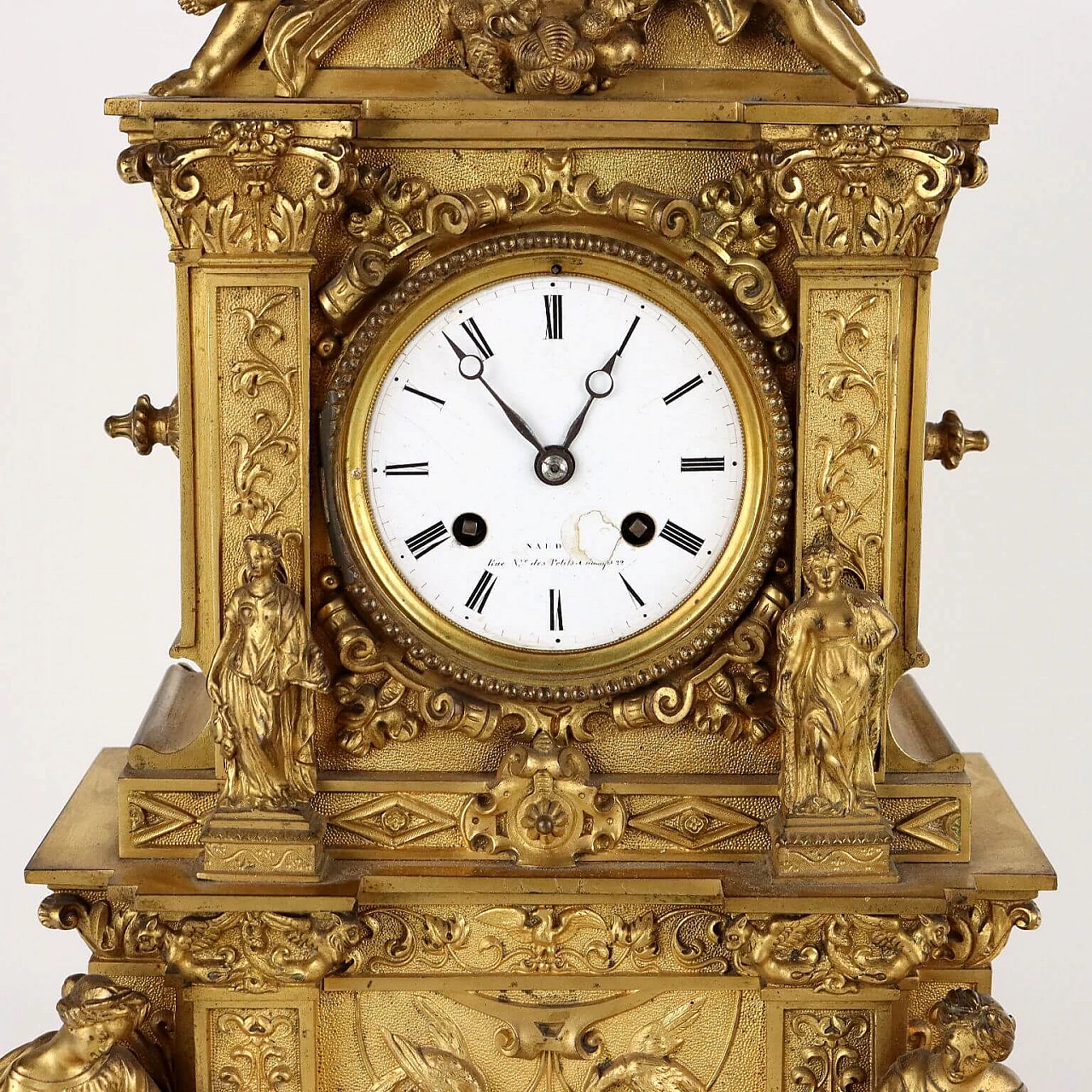 Gilded and chiselled bronze table clock, mid-19th century 5