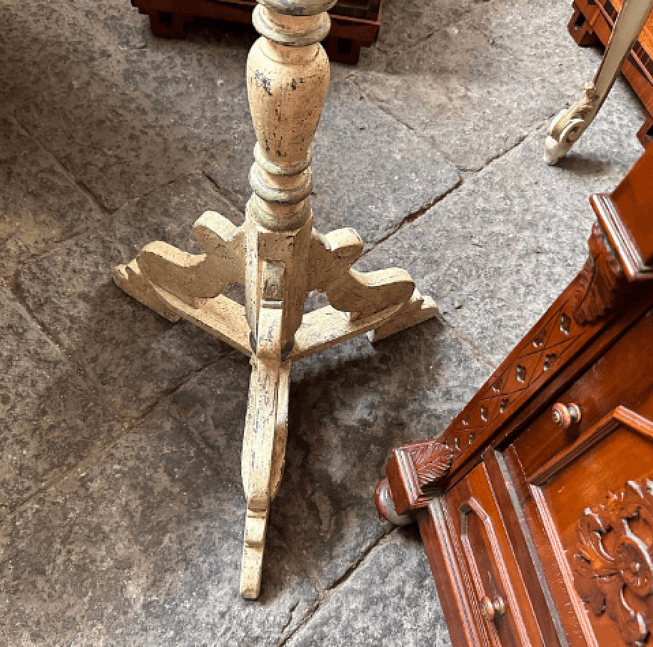 Sicilian white and green lacquered wood lectern, late 19th century 5