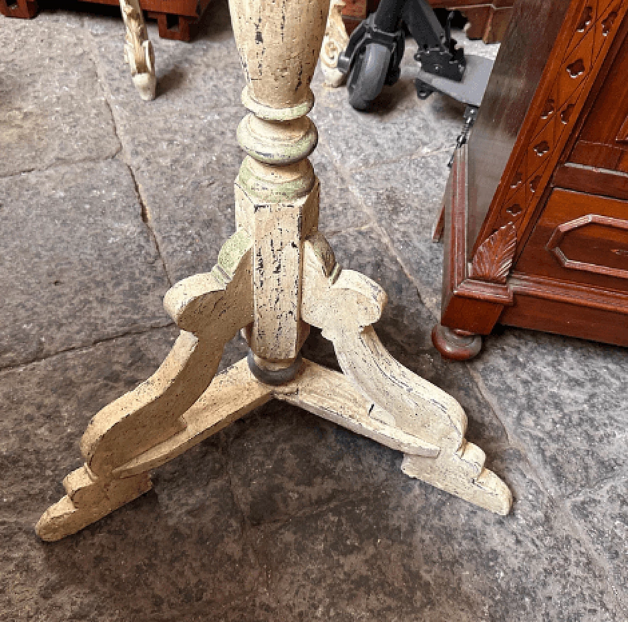 Sicilian white and green lacquered wood lectern, late 19th century 6