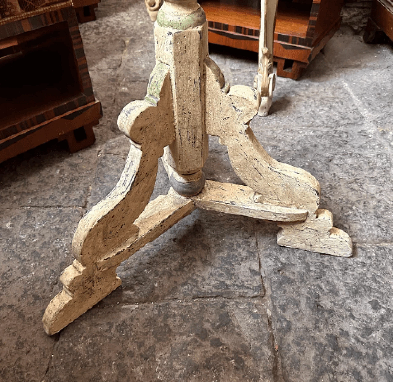 Sicilian white and green lacquered wood lectern, late 19th century 9