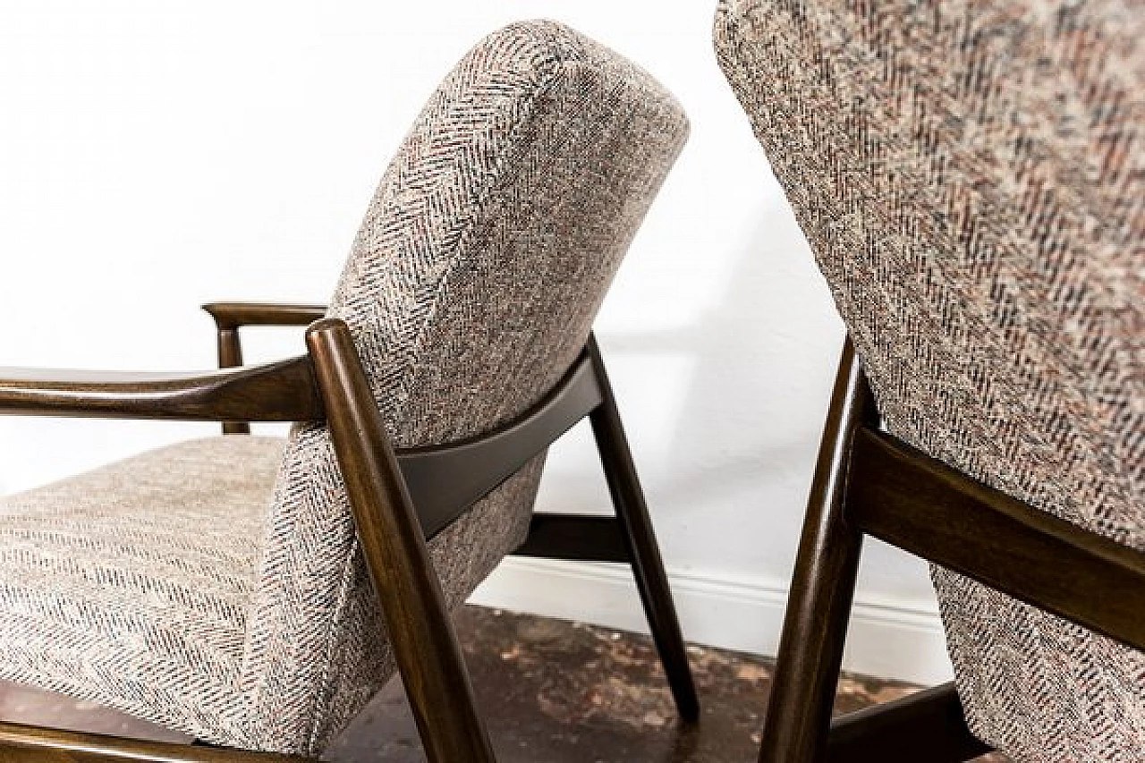 Coppia di poltrone GFM-64 in faggio di Edmund Homa per GFM, anni '60 2