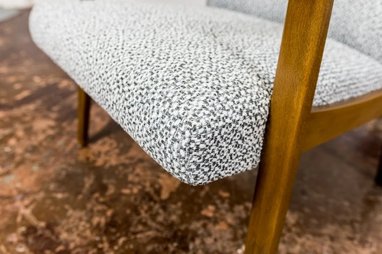 Coppia di poltrone in faggio e tessuto, anni '60 5