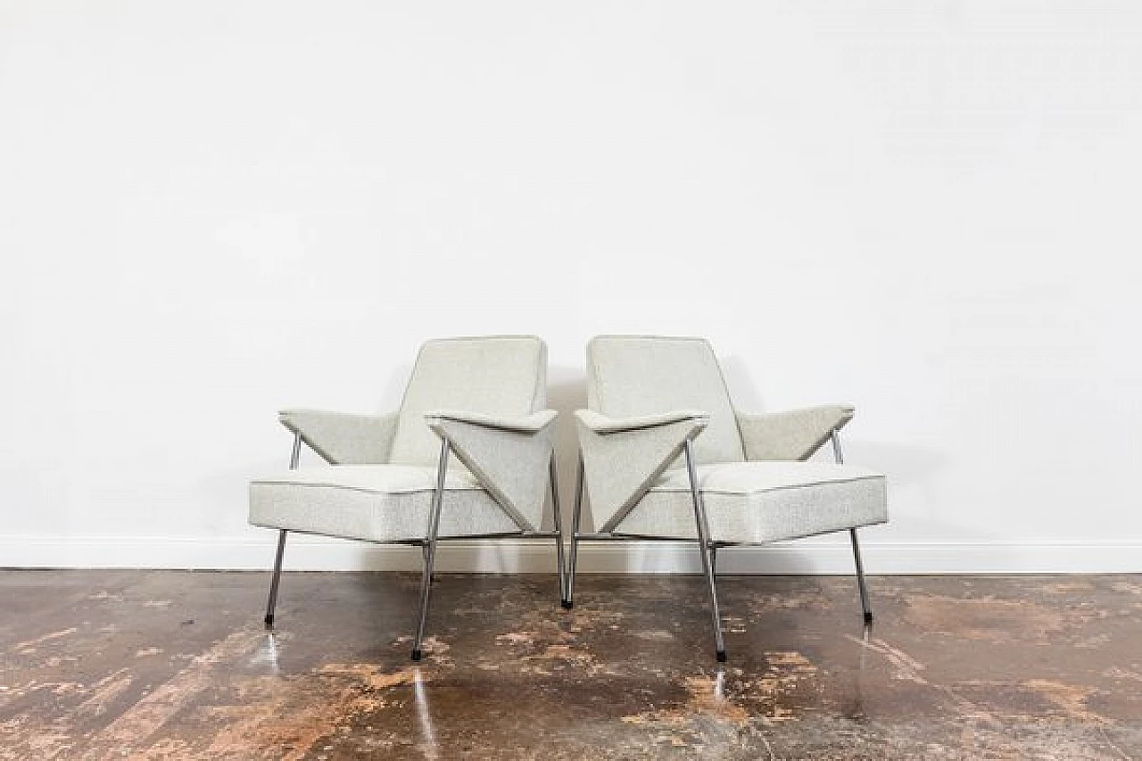 Coppia di poltrone Bat attribuite a Wchód Zadziele, anni '60 14