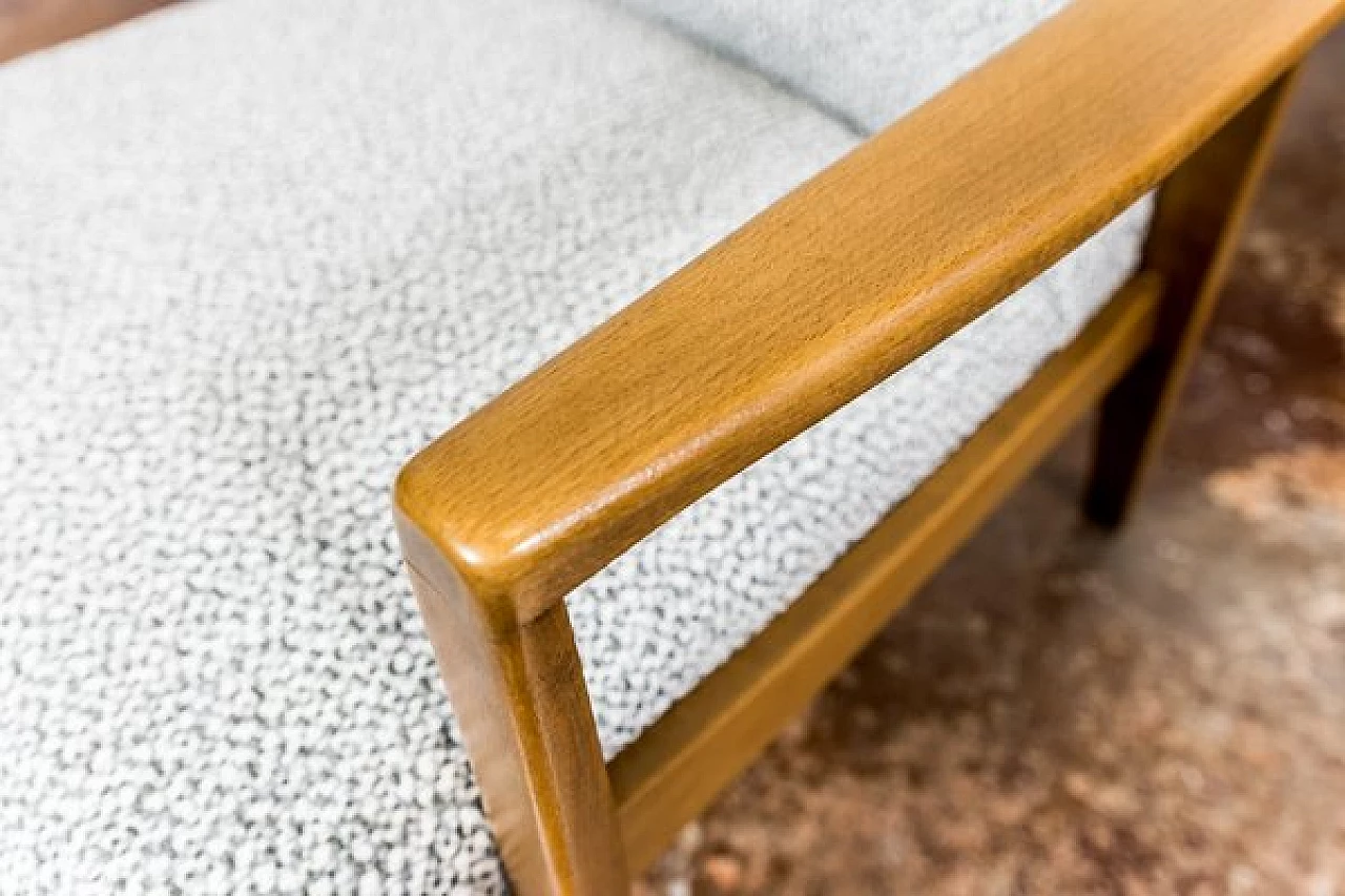 Coppia di poltrone in faggio e tessuto, anni '60 10