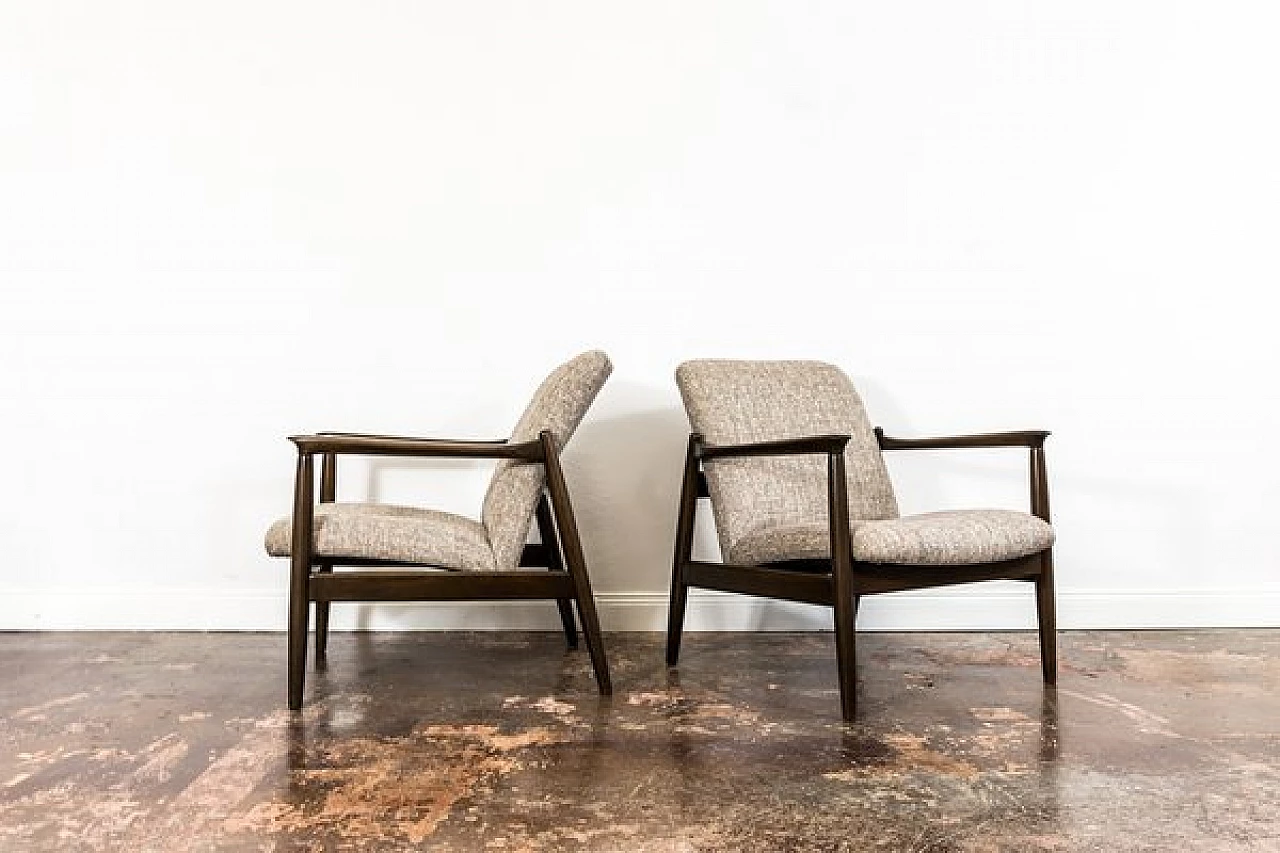 Coppia di poltrone GFM-64 in faggio di Edmund Homa per GFM, anni '60 18