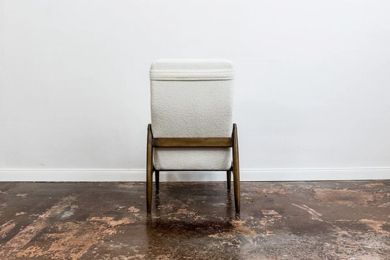 Coppia di poltrone GFM 64 con schienale alto in bouclè bianco attribuite a Edmund Homa, anni '60 3