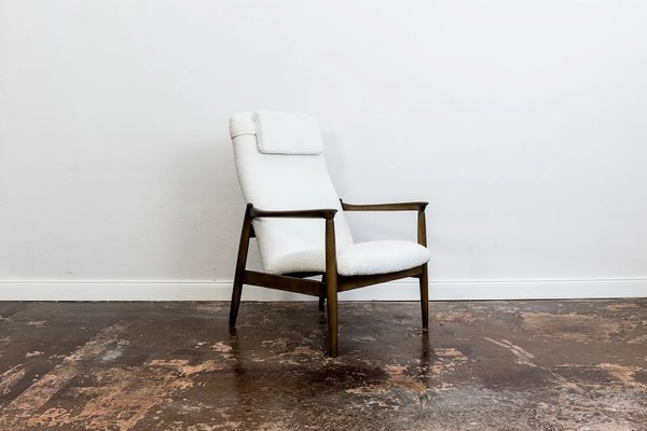 Coppia di poltrone GFM 64 con schienale alto in bouclè bianco attribuite a Edmund Homa, anni '60 4