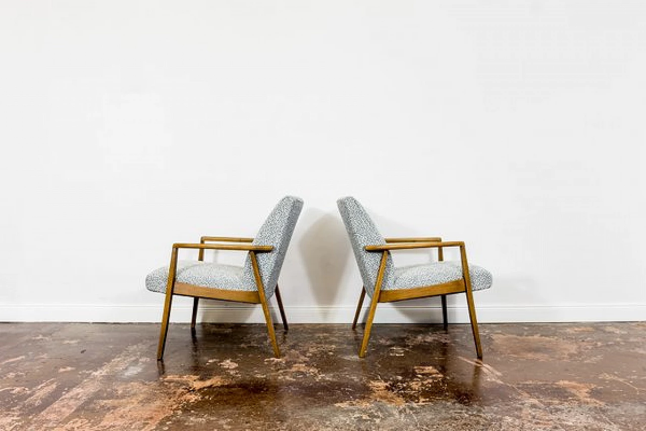 Coppia di poltrone in faggio e tessuto, anni '60 13