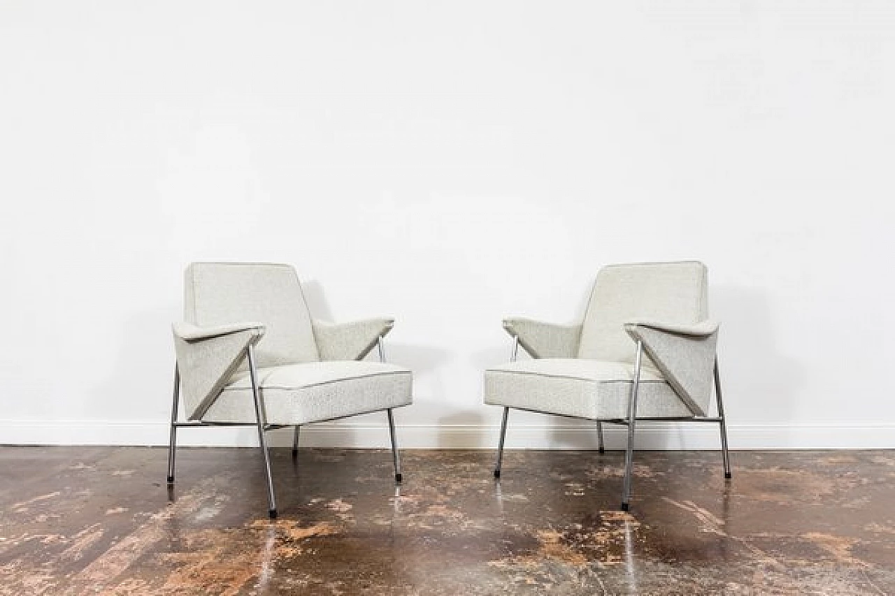 Coppia di poltrone Bat attribuite a Wchód Zadziele, anni '60 21