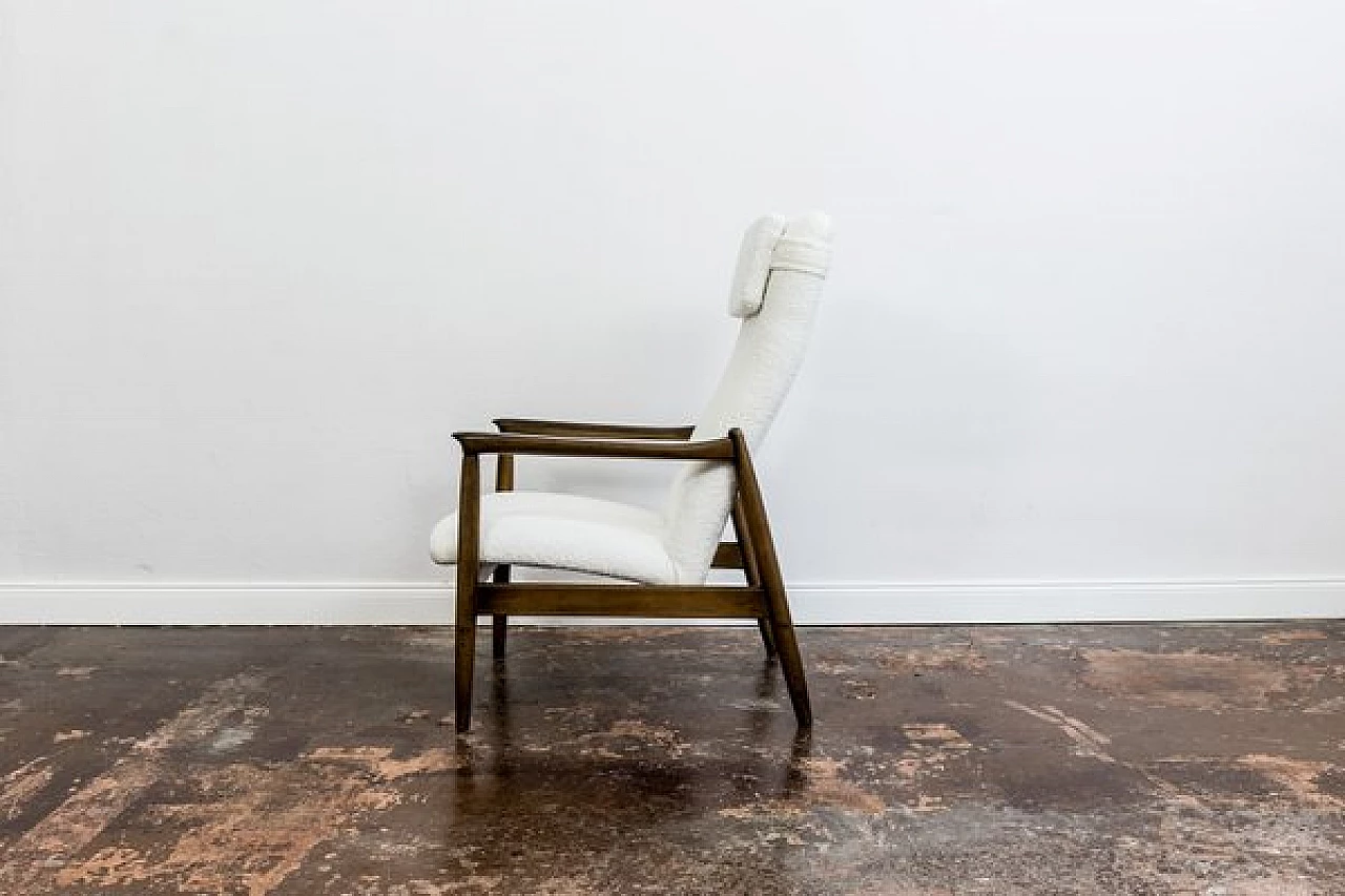 Coppia di poltrone GFM 64 con schienale alto in bouclè bianco attribuite a Edmund Homa, anni '60 8