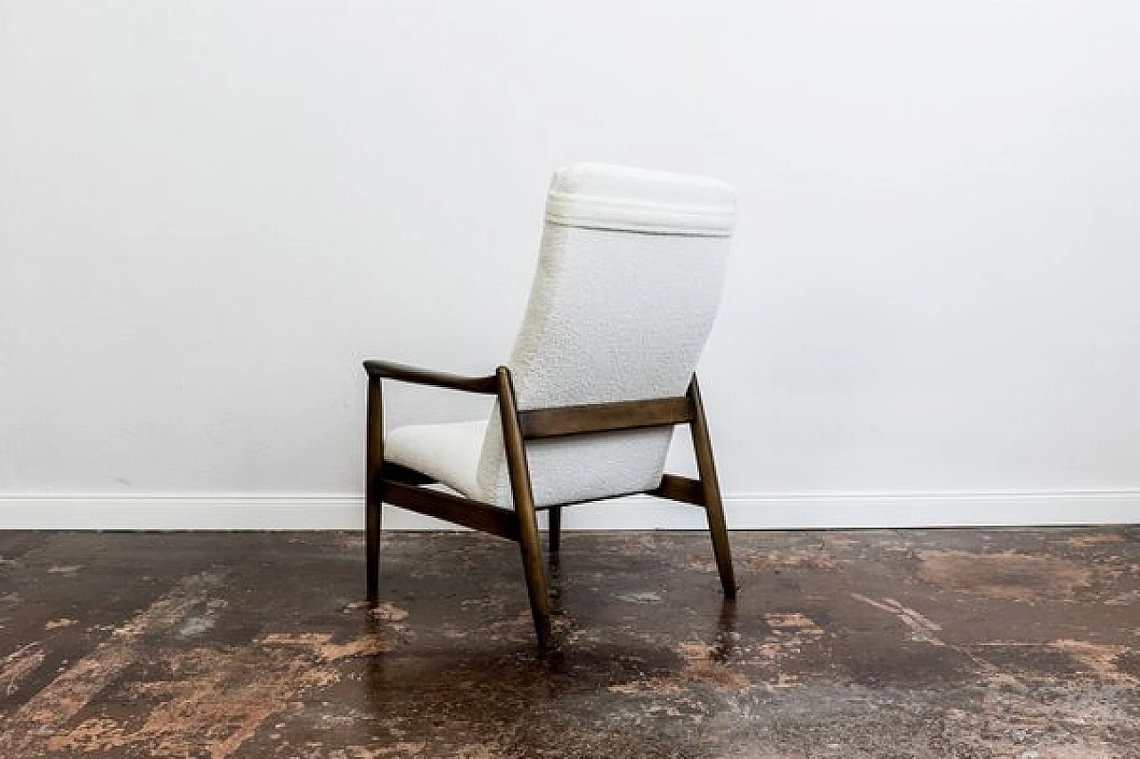 Coppia di poltrone GFM 64 con schienale alto in bouclè bianco attribuite a Edmund Homa, anni '60 9