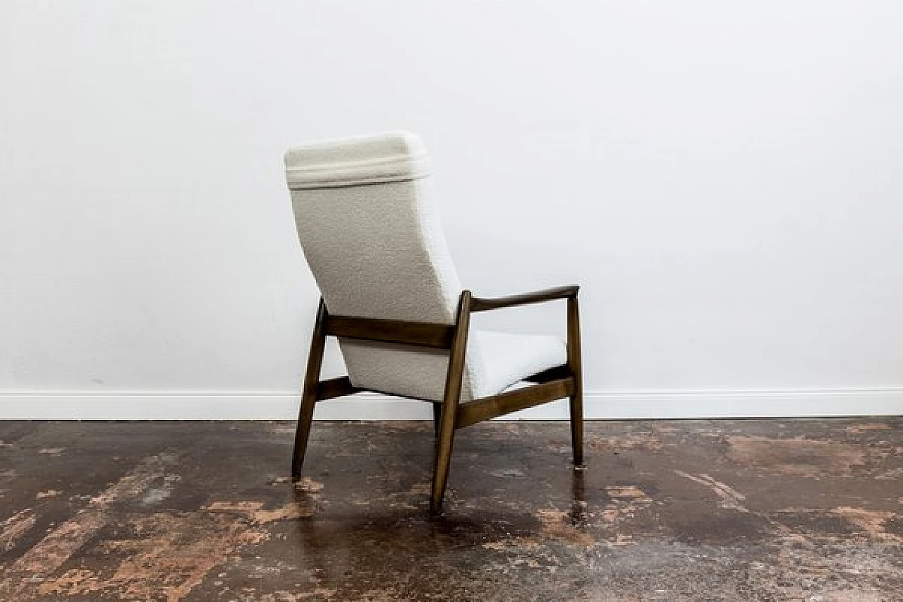 Coppia di poltrone GFM 64 con schienale alto in bouclè bianco attribuite a Edmund Homa, anni '60 10