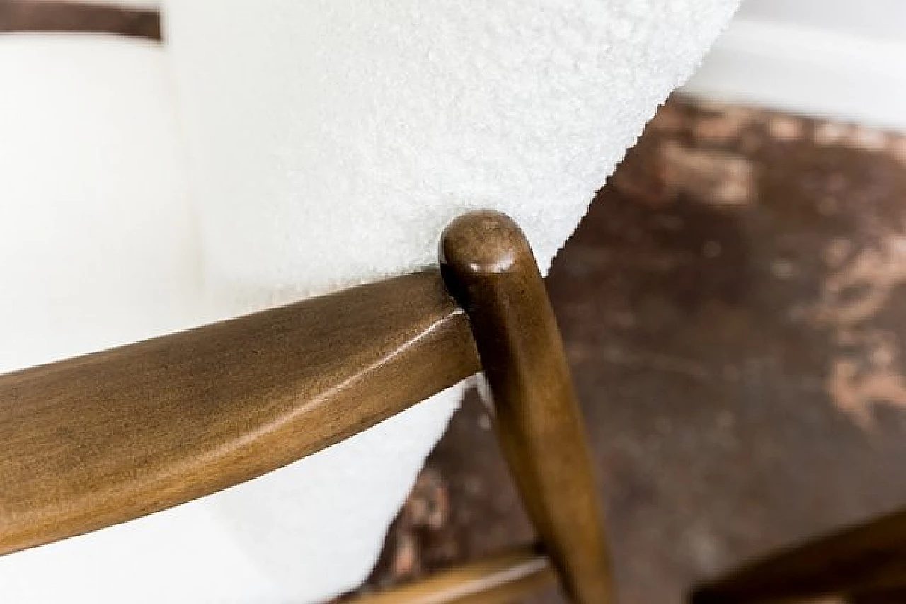 Coppia di poltrone GFM 64 con schienale alto in bouclè bianco attribuite a Edmund Homa, anni '60 15