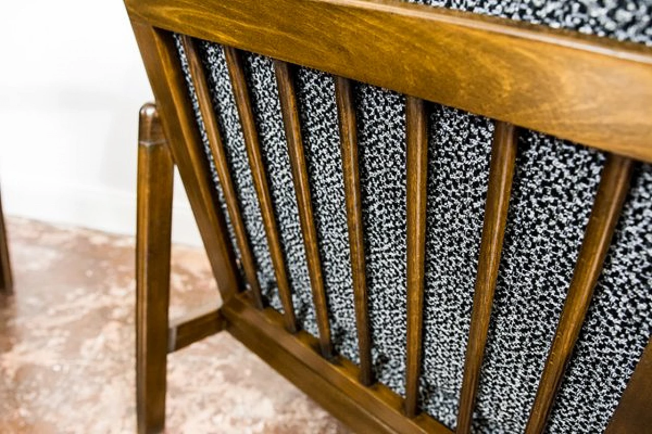 Coppia di poltrone B-7522 attribuite a Zenon Bączyk, anni '60 3