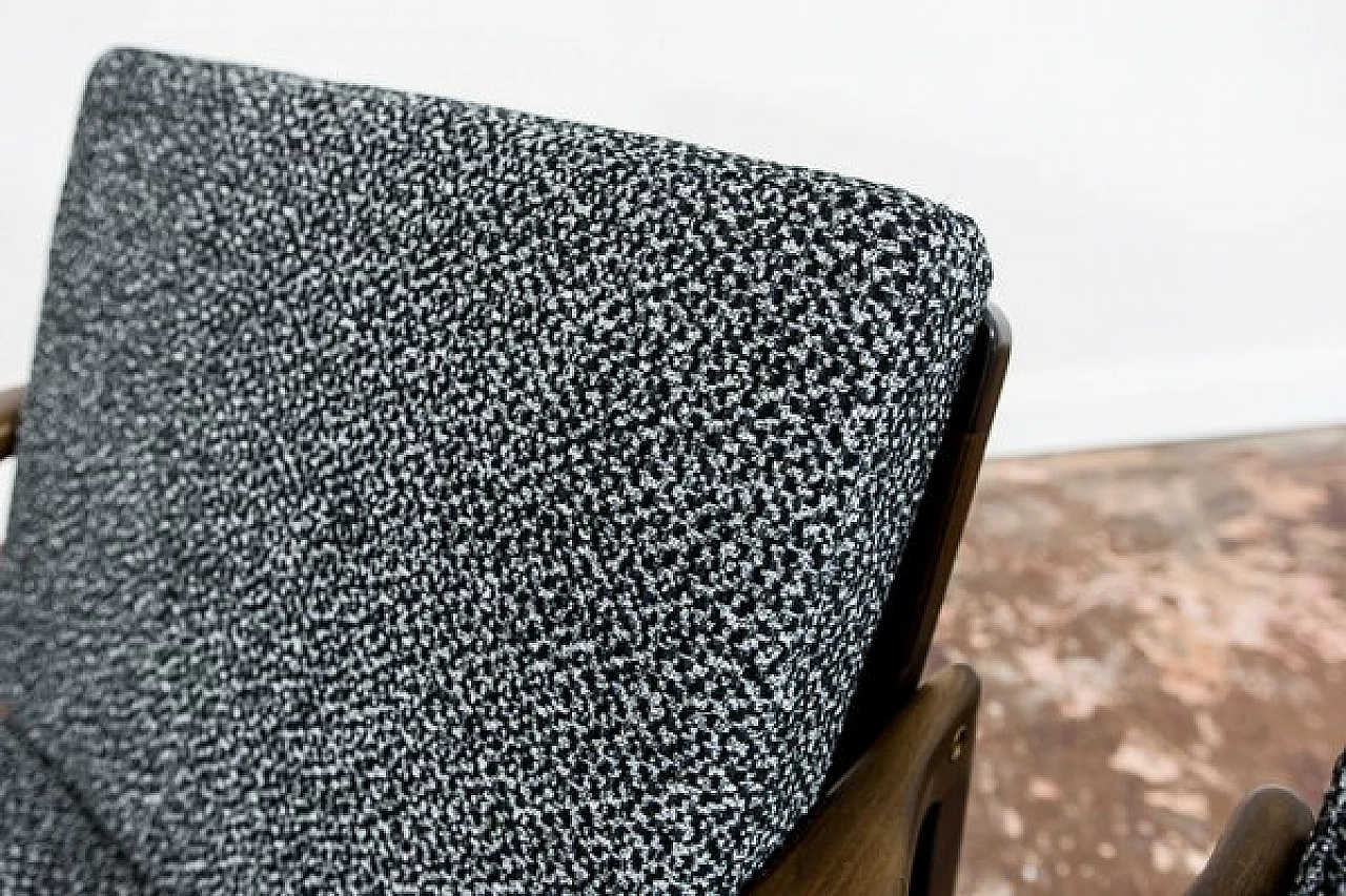 Coppia di poltrone B-7522 attribuite a Zenon Bączyk, anni '60 7