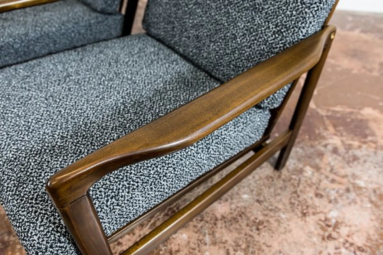 Coppia di poltrone B-7522 attribuite a Zenon Bączyk, anni '60 8