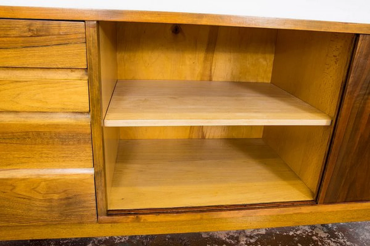 Credenza in noce e faggio di Bytomskie Fabryki Mebli, anni '60 5