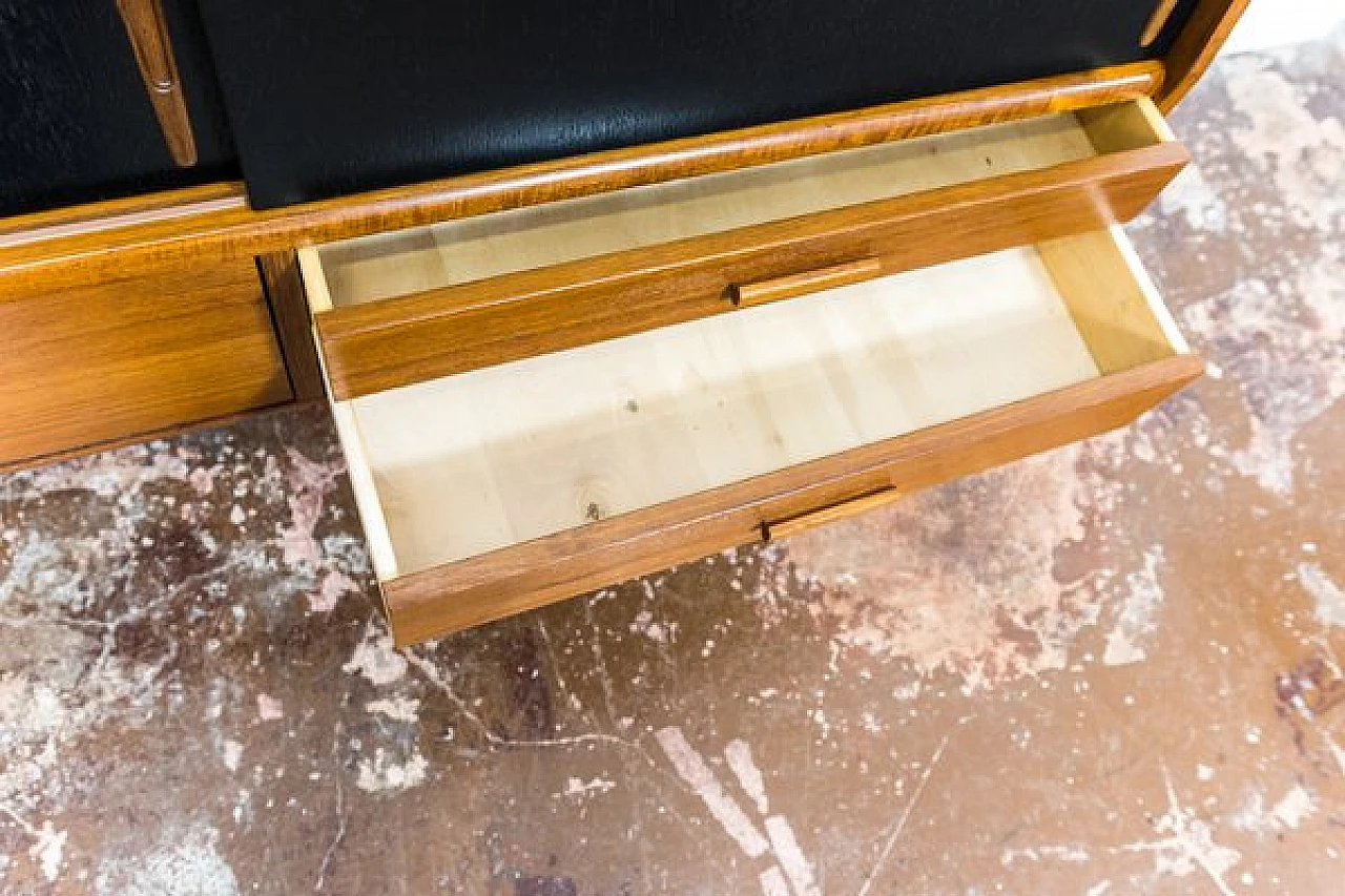 Credenza danese in teak con cassetti e ante scorrevoli nere, anni '60 4