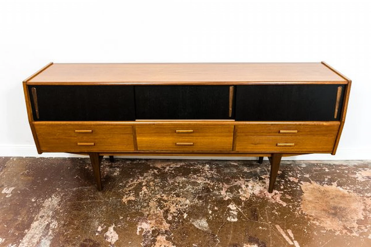 Credenza danese in teak con cassetti e ante scorrevoli nere, anni '60 12