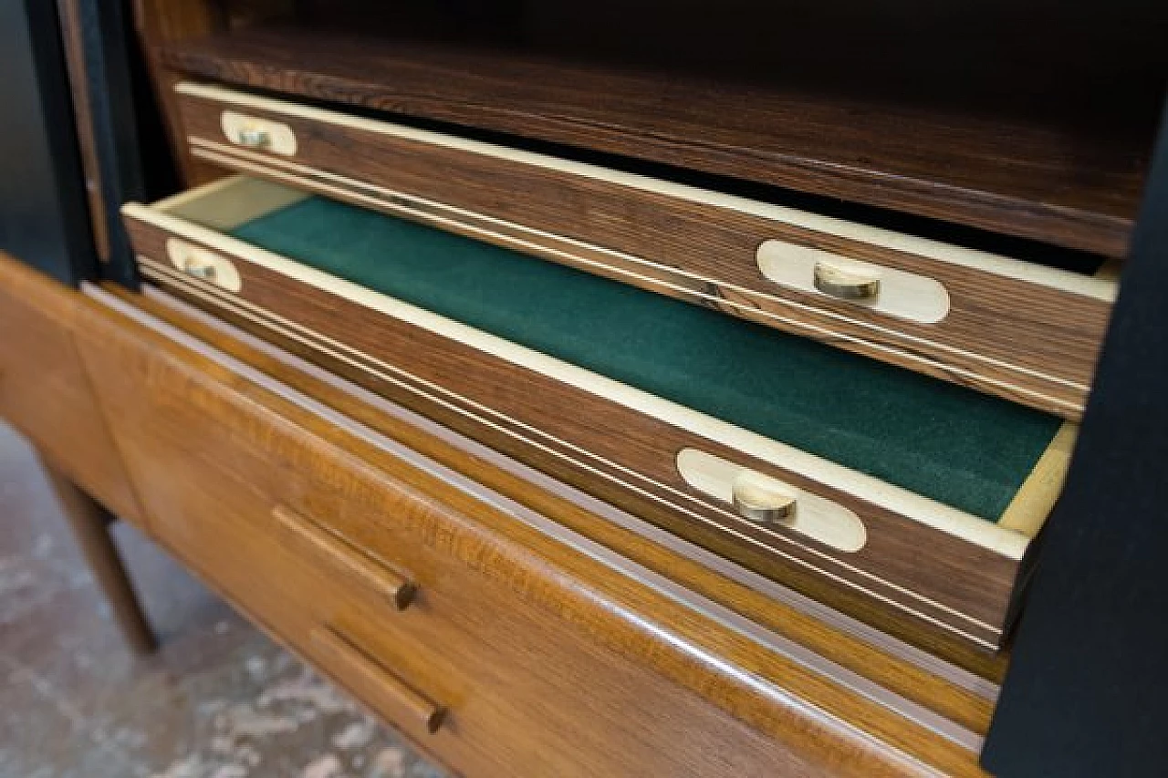 Credenza danese in teak con cassetti e ante scorrevoli nere, anni '60 13