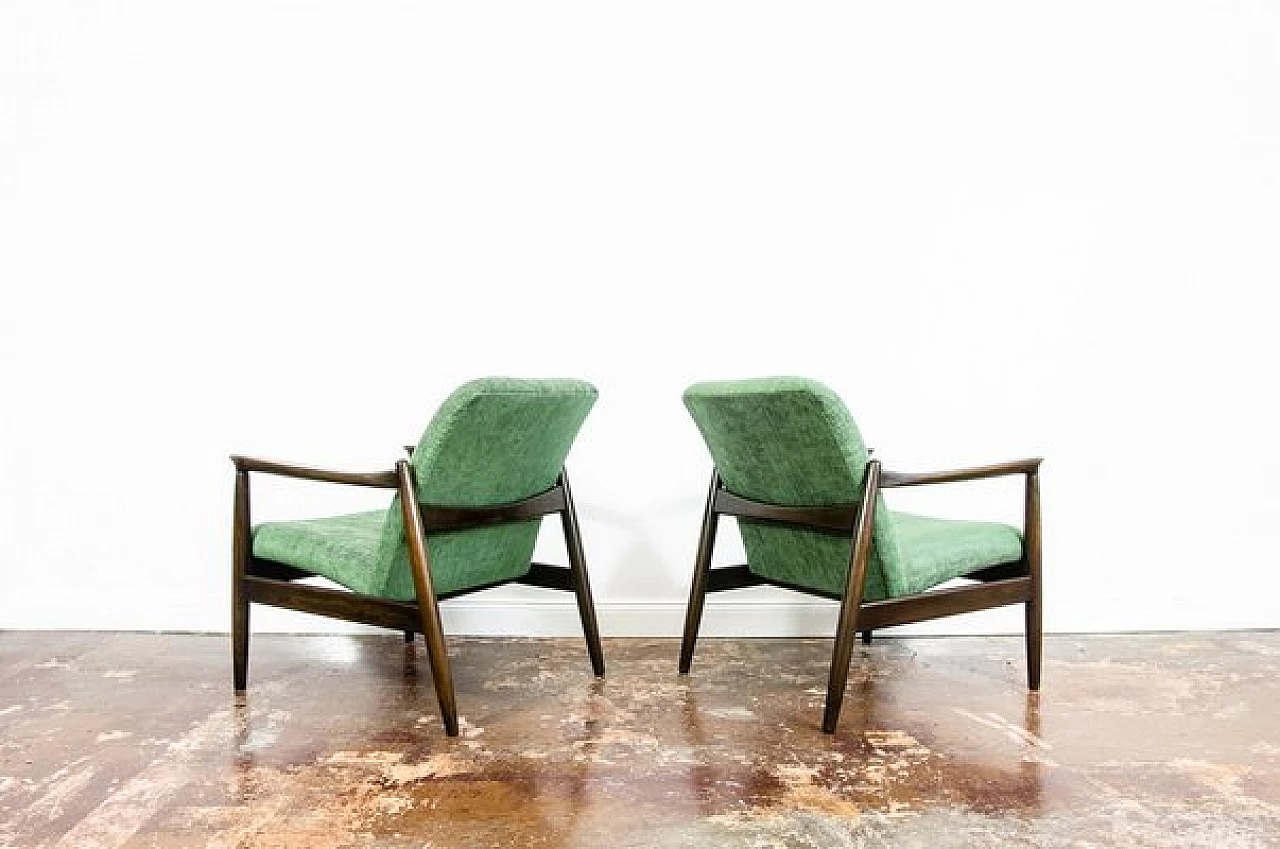 Pair of GFM-64 armchairs by Edmund Homa for Gościcińskie Fabryki Mebli, 1960s 12