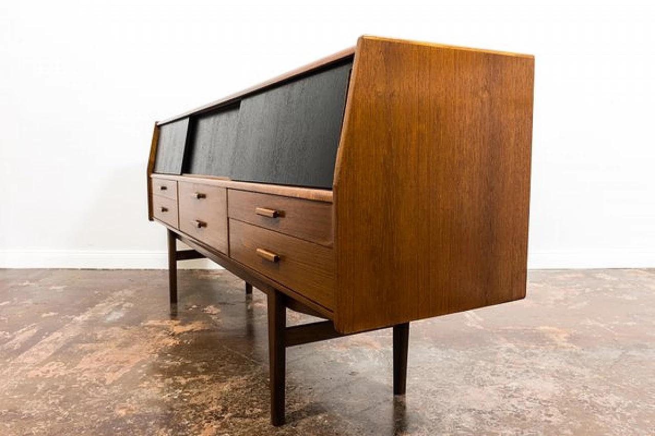 Credenza danese in teak con cassetti e ante scorrevoli nere, anni '60 18