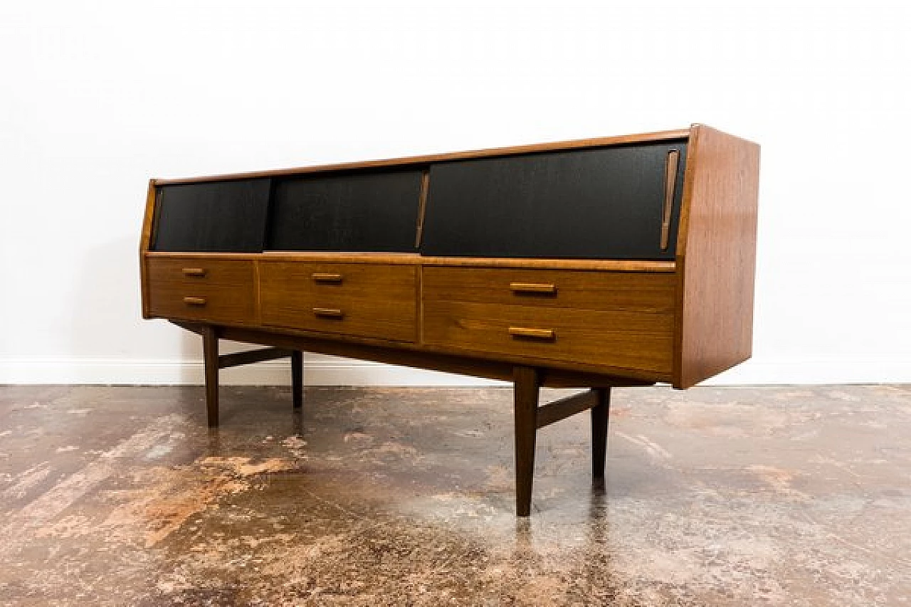 Credenza danese in teak con cassetti e ante scorrevoli nere, anni '60 20