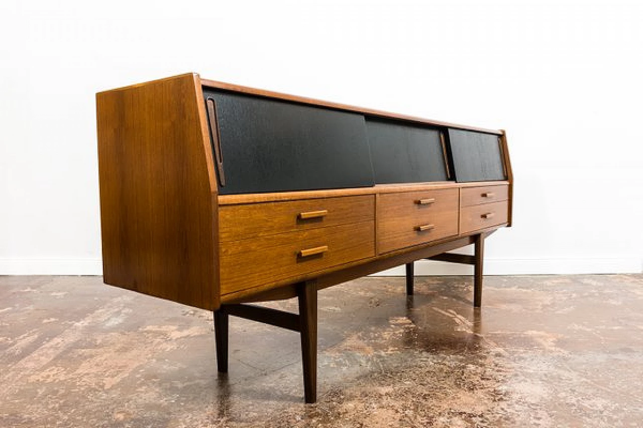 Credenza danese in teak con cassetti e ante scorrevoli nere, anni '60 23
