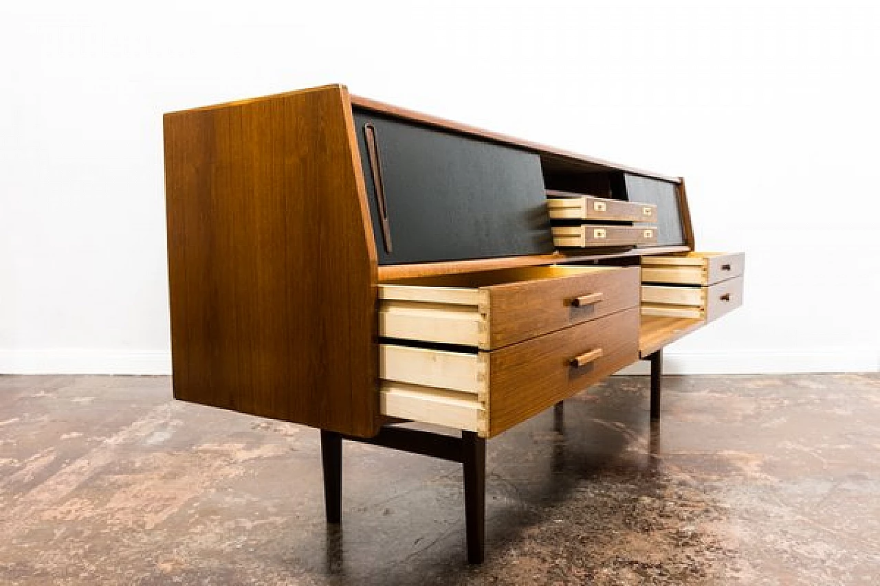 Credenza danese in teak con cassetti e ante scorrevoli nere, anni '60 25