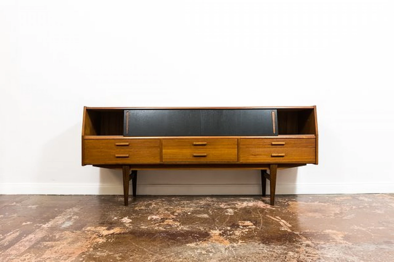 Credenza danese in teak con cassetti e ante scorrevoli nere, anni '60 26