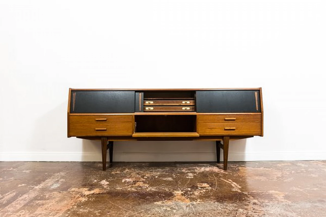Credenza danese in teak con cassetti e ante scorrevoli nere, anni '60 27