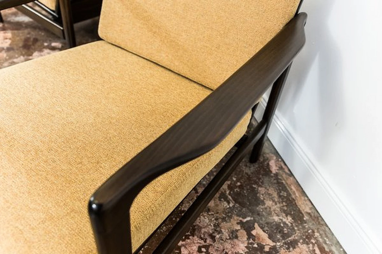 Pair of B-7522 armchairs by Zenon Bączyk for Swarzędzkie Fabryki Mebli, 1960s 5