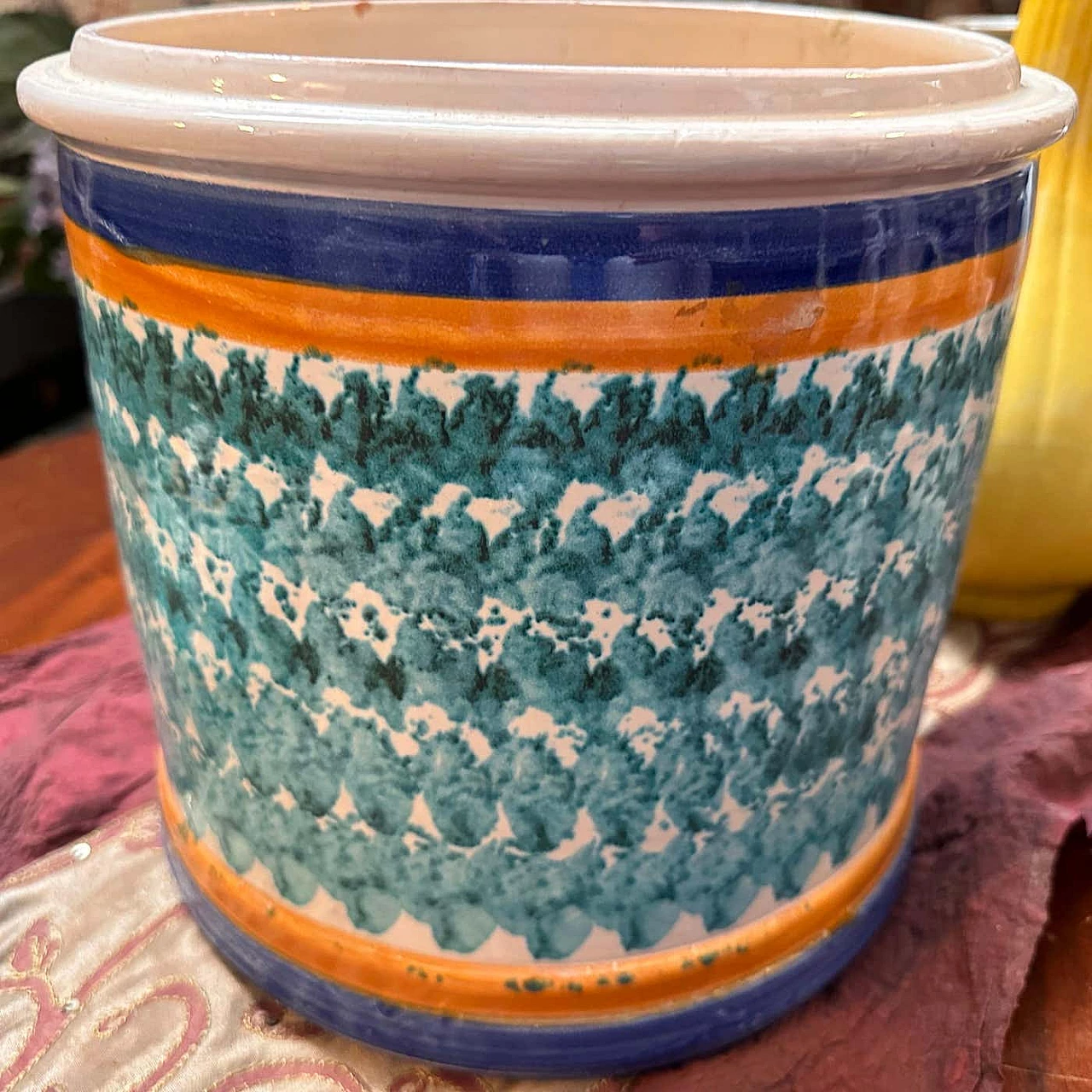 Sicilian hand-painted ceramic salt container, 1920s 5