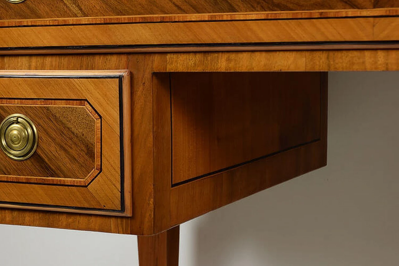 Scrivania Luigi XVI lastronata in noce, ciliegio, legno di rosa, ebano e acero, fine '700 5