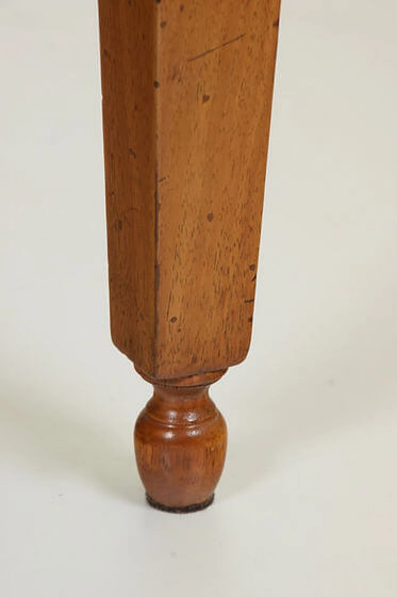 Scrivania Luigi XVI lastronata in noce, ciliegio, legno di rosa, ebano e acero, fine '700 7