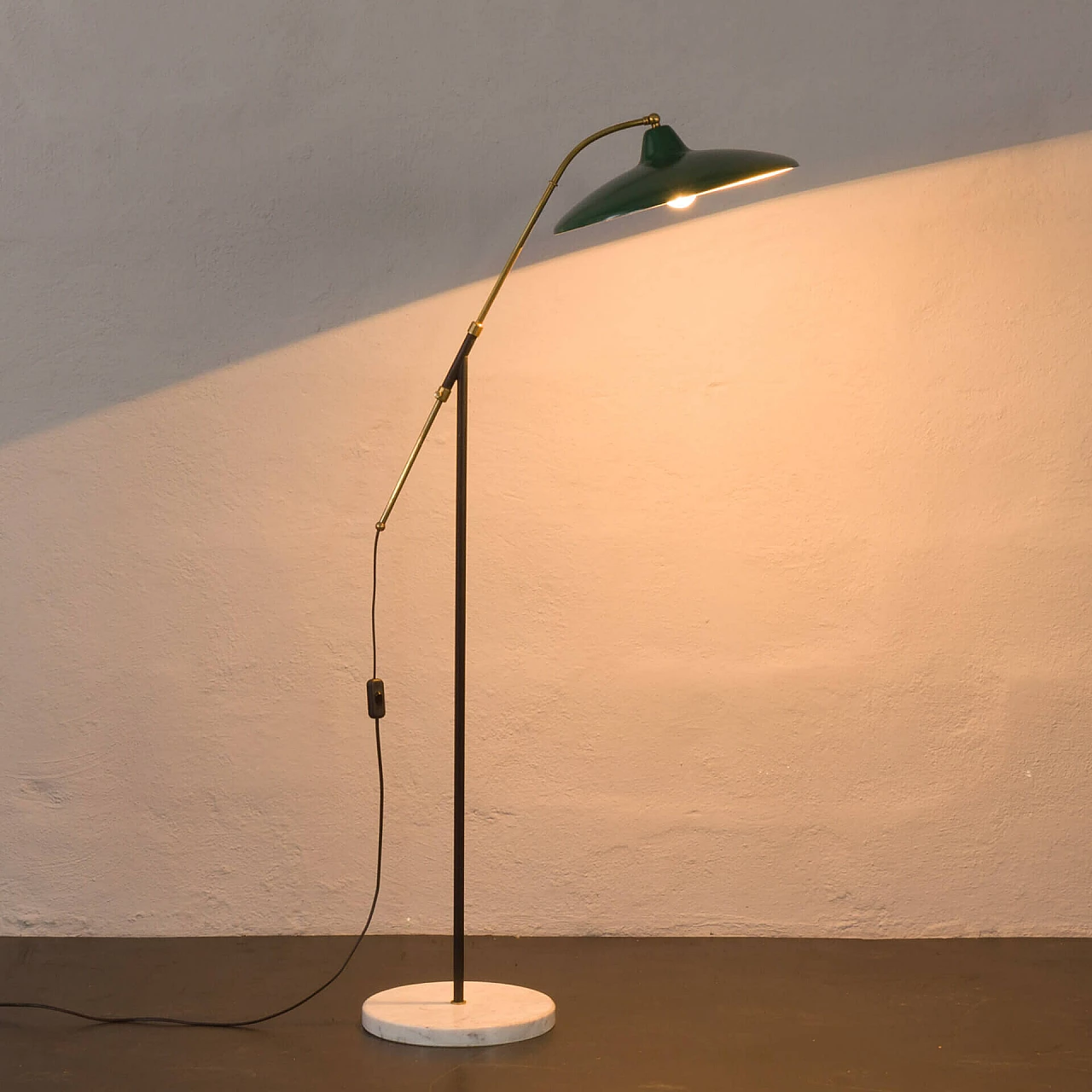 Marble and metal floor lamp attributed to Stilnovo, 1950s 10