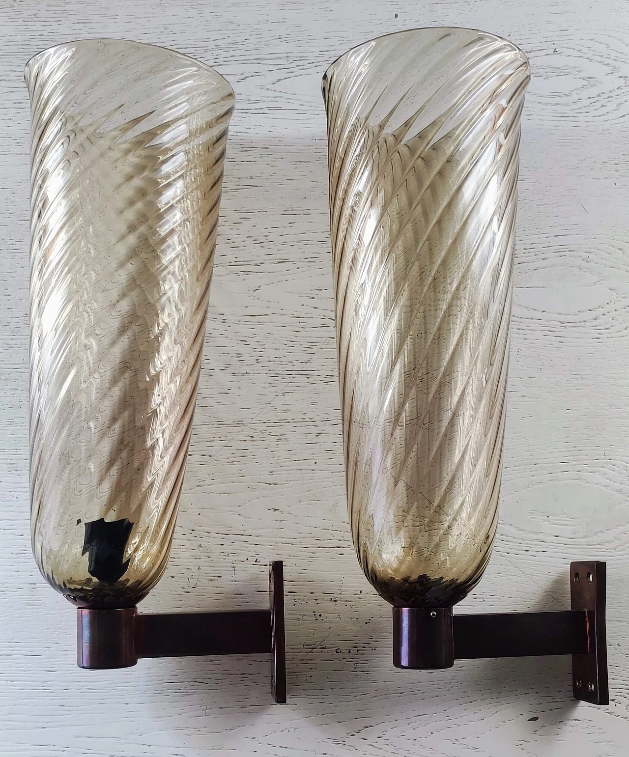 Pair of Art Deco Murano glass and brass wall sconces, 1920s 1