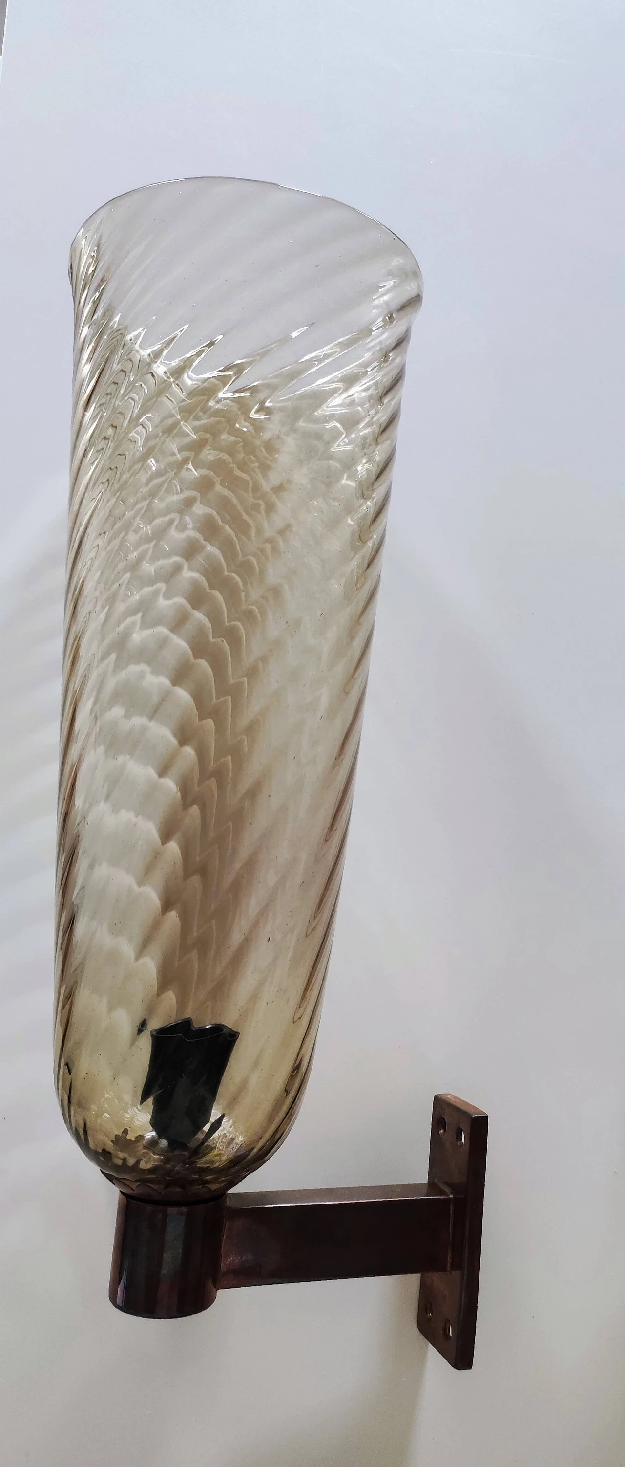 Pair of Art Deco Murano glass and brass wall sconces, 1920s 14