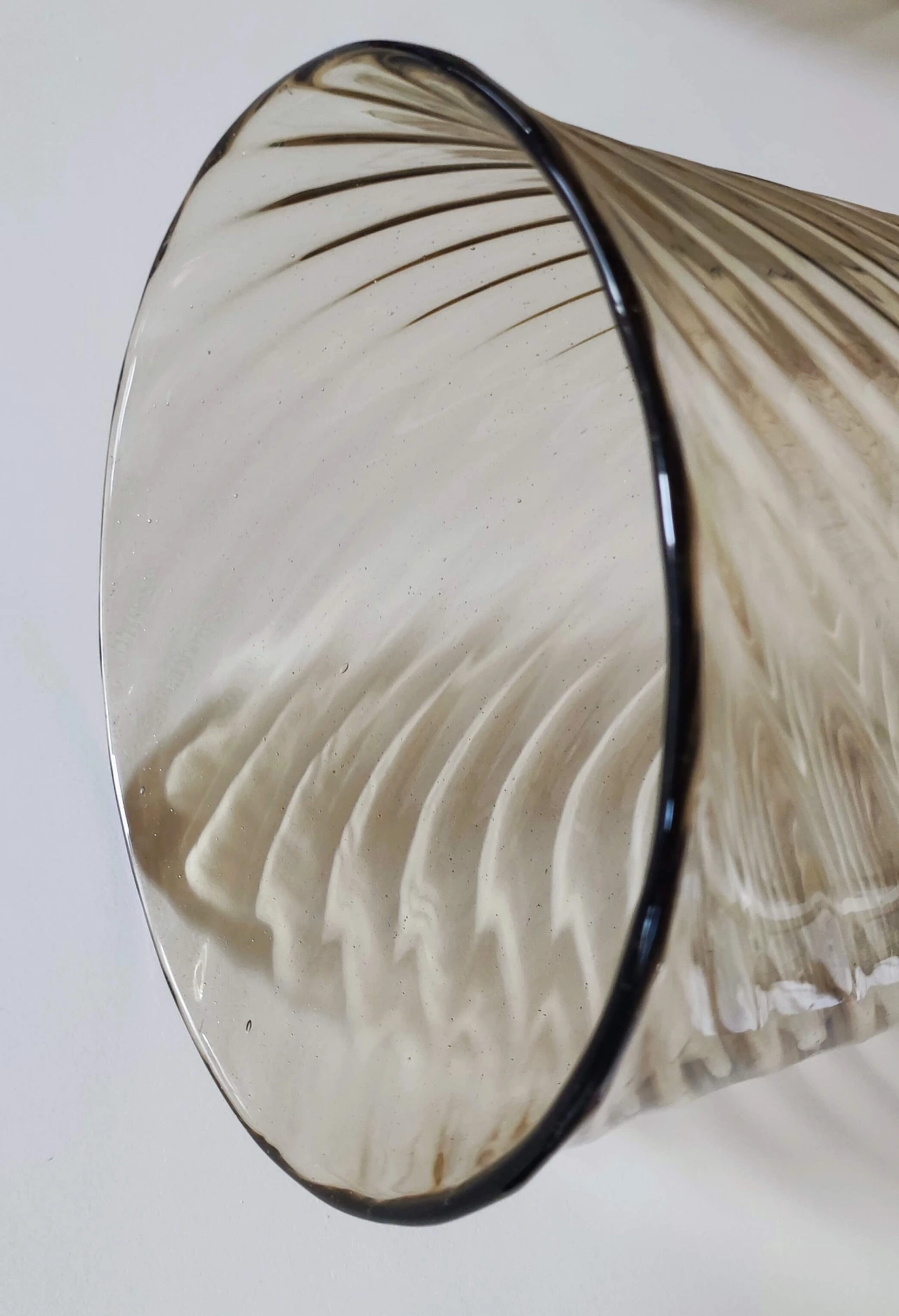 Pair of Art Deco Murano glass and brass wall sconces, 1920s 15