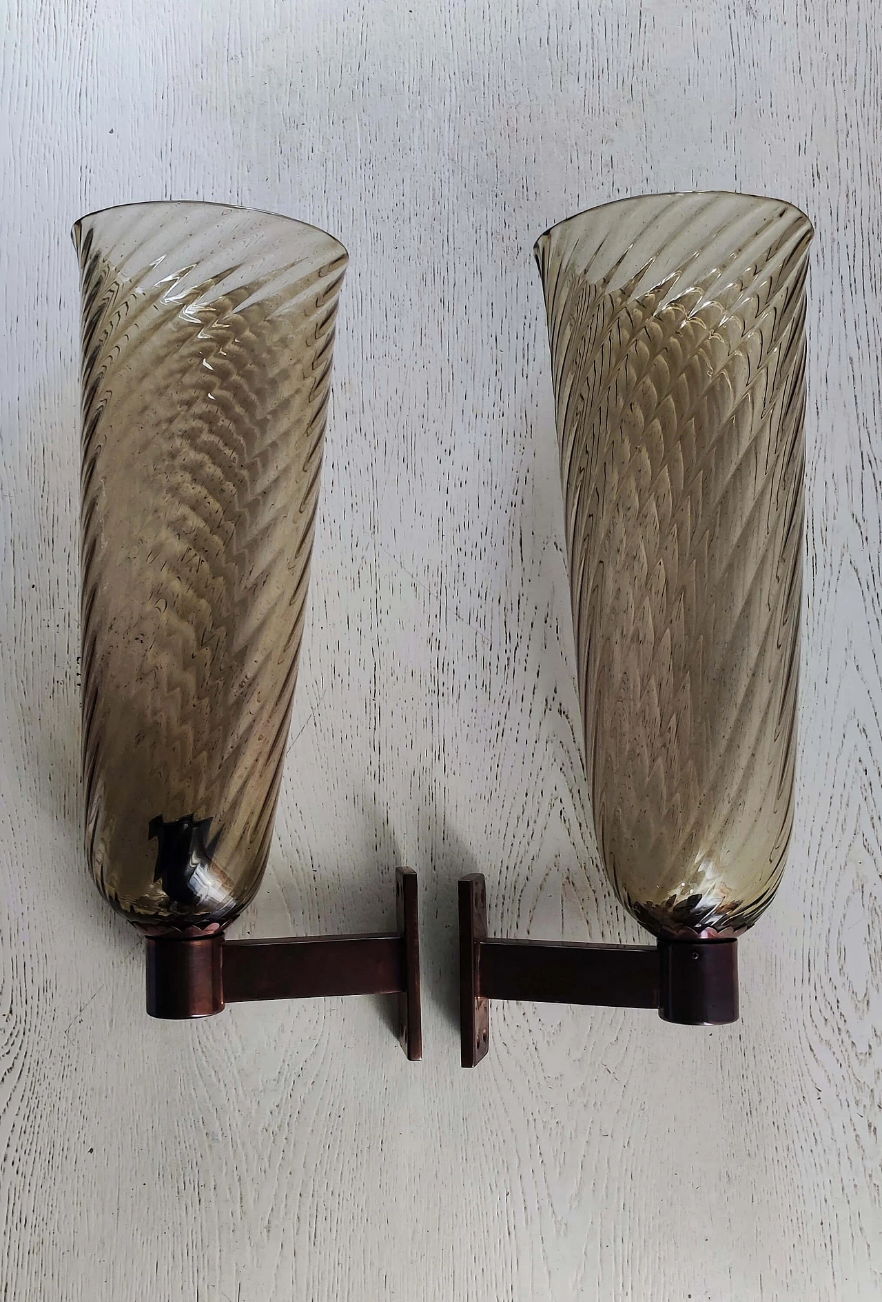 Pair of Art Deco Murano glass and brass wall sconces, 1920s 19