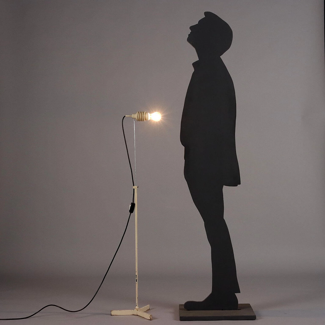 Lampada da terra ad altezza regolabile in metallo e alluminio smaltati e cromati, anni '60 2