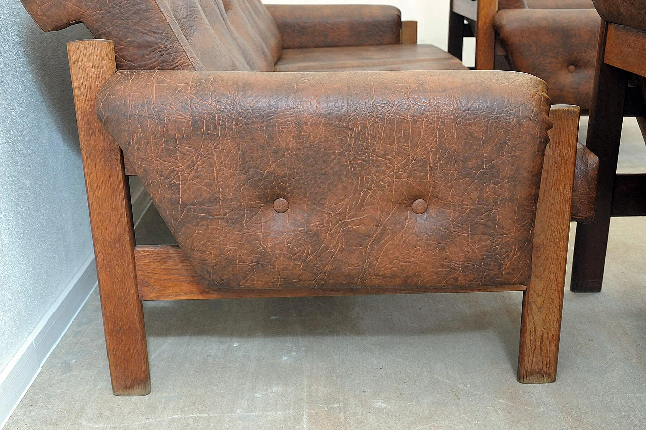 Coppia di poltrone e divano cecoslovacchi in similpelle marrone, anni '70 12