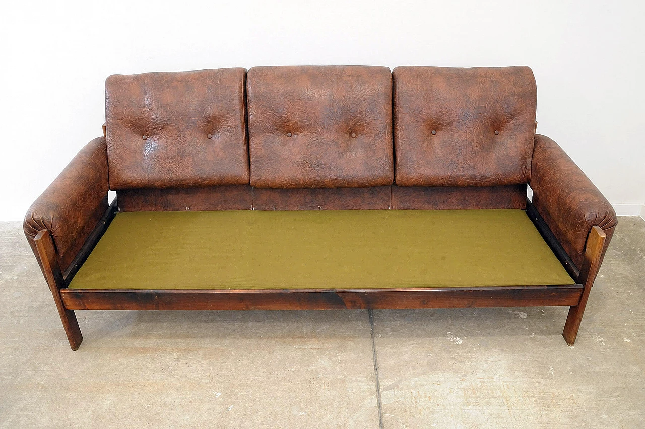 Coppia di poltrone e divano cecoslovacchi in similpelle marrone, anni '70 17